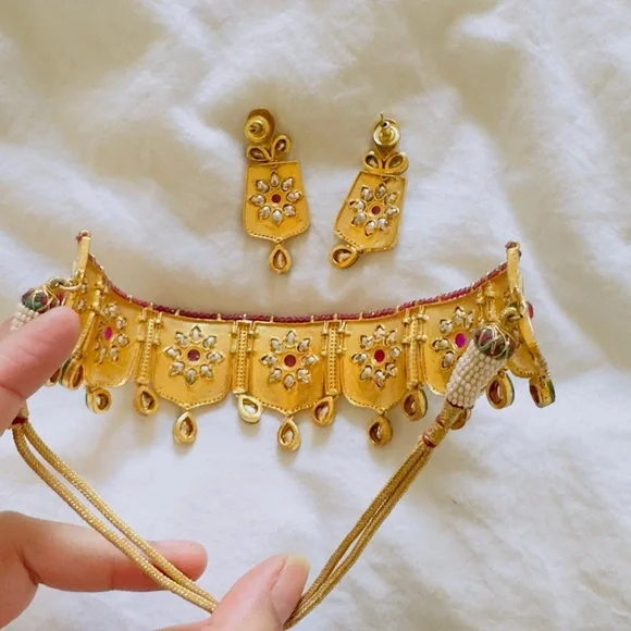 Brand new antique gold plated Indian Pakistani kundan Gold & Pink Necklace Set